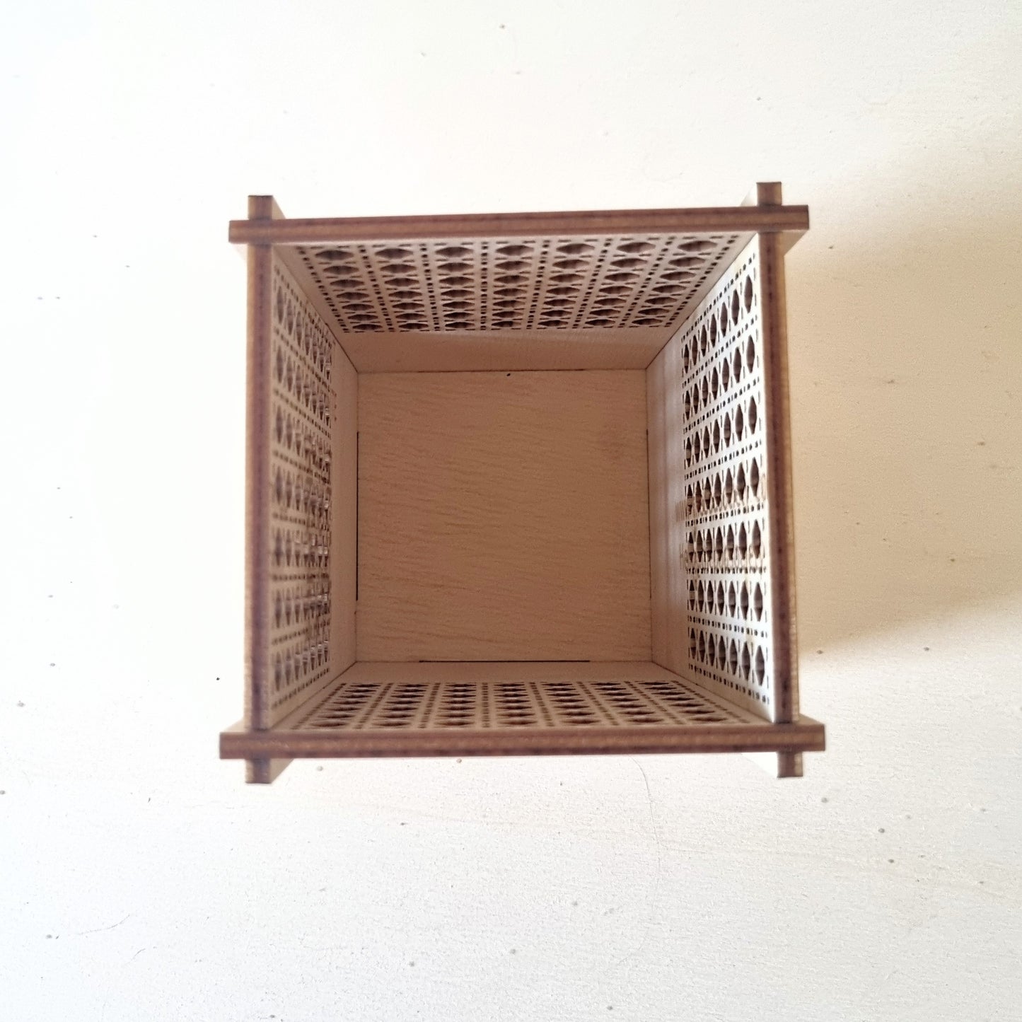 Pen holder - rattan pattern