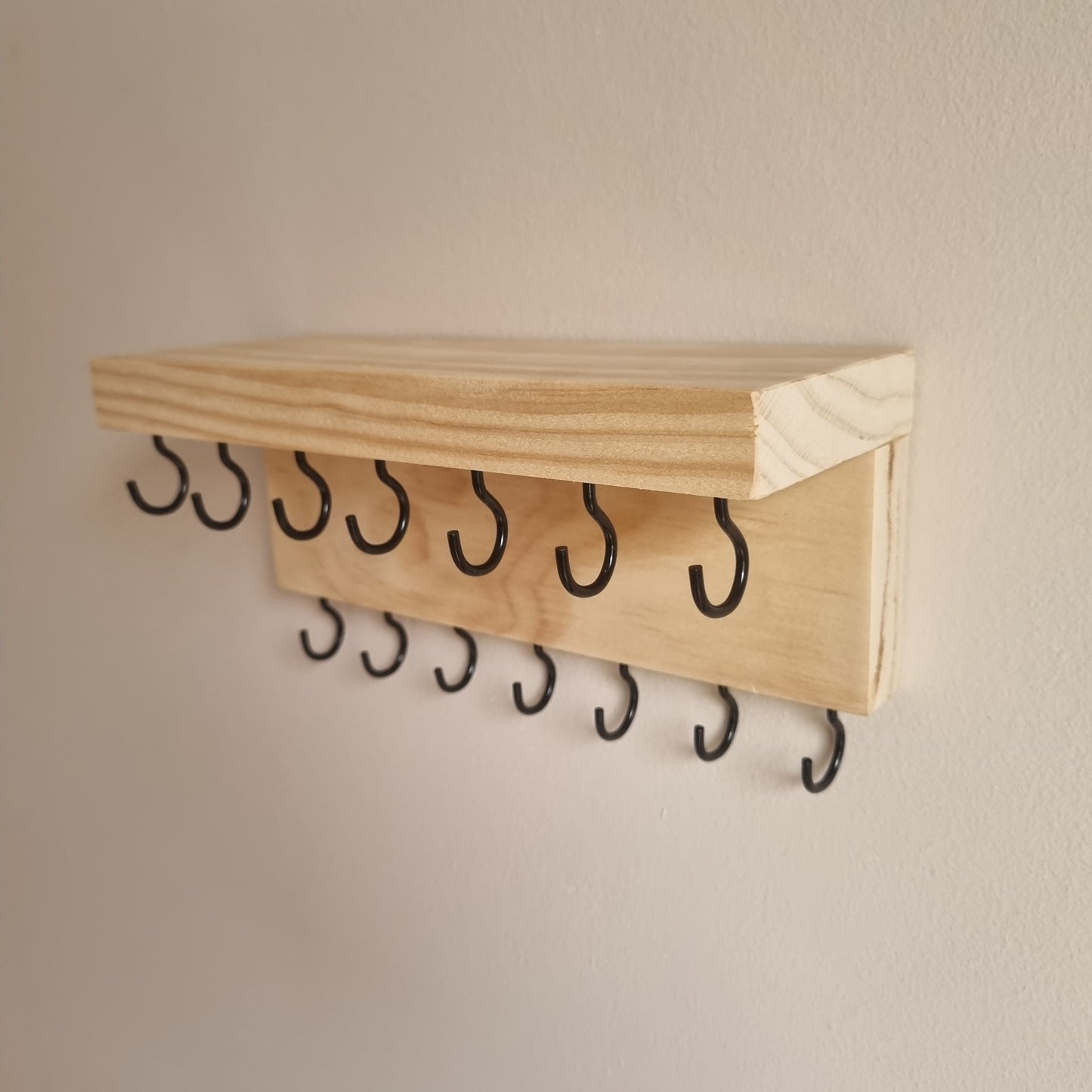 Timber keys holder with shelf