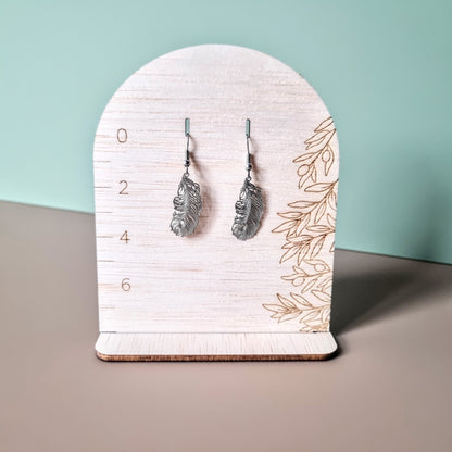 Earring holder with measurements