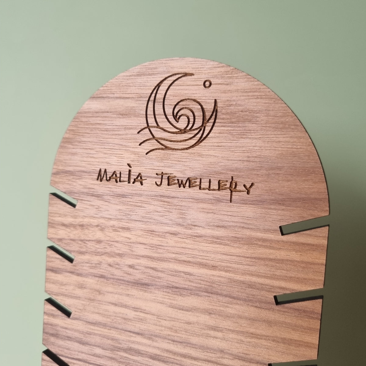 Necklace holder - arched